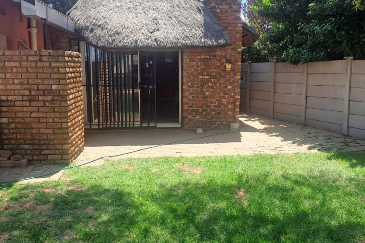 3 Bedroom House For Sale in Orkney.  - Photo 5