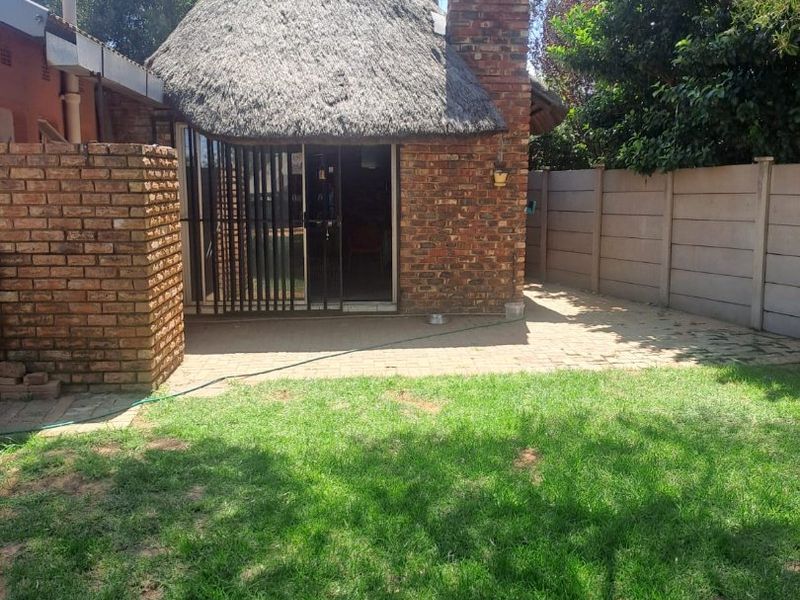 3 Bedroom House For Sale in Orkney.  - Photo 5