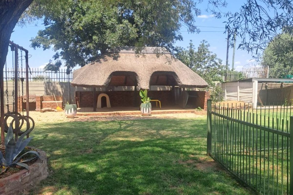 3 Bedroom House For Sale in Orkney.  - Photo 4