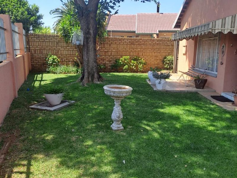 3 Bedroom House For Sale in Orkney.  - Photo 9