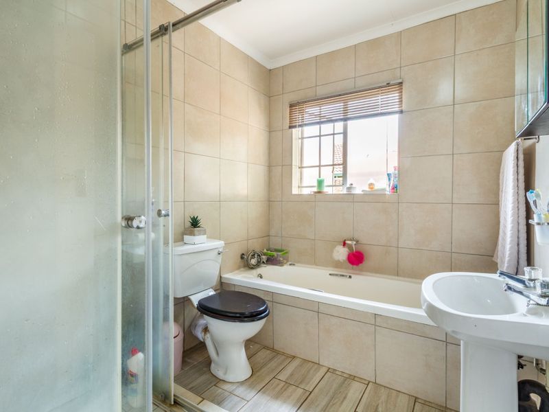 LOCATION...LOCATION... - Photo 9