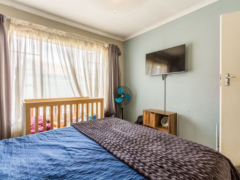 LOCATION...LOCATION... - Photo 6