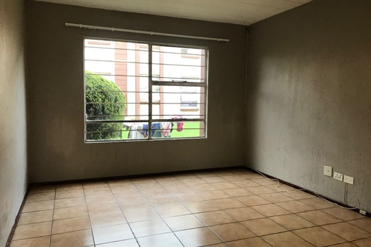 2 Bed Town house in Norkem Park for Sale - Photo 3