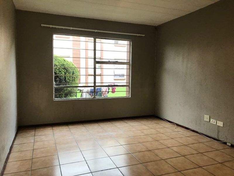 2 Bed Town house in Norkem Park for Sale - Photo 3