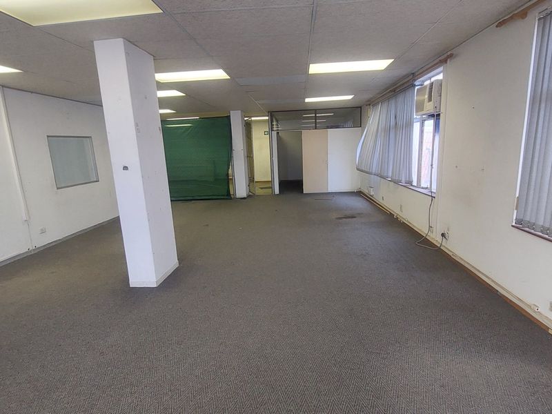 Office space for rent in Stamfordhill - Photo 3