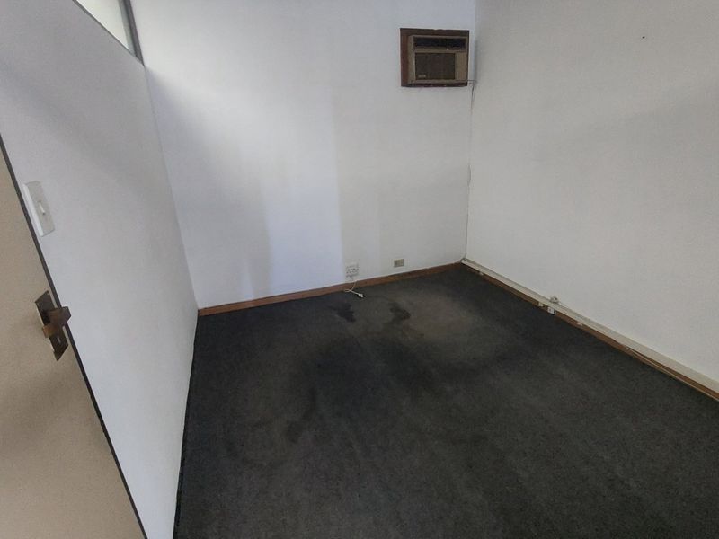 Office space for rent in Stamfordhill - Photo 5