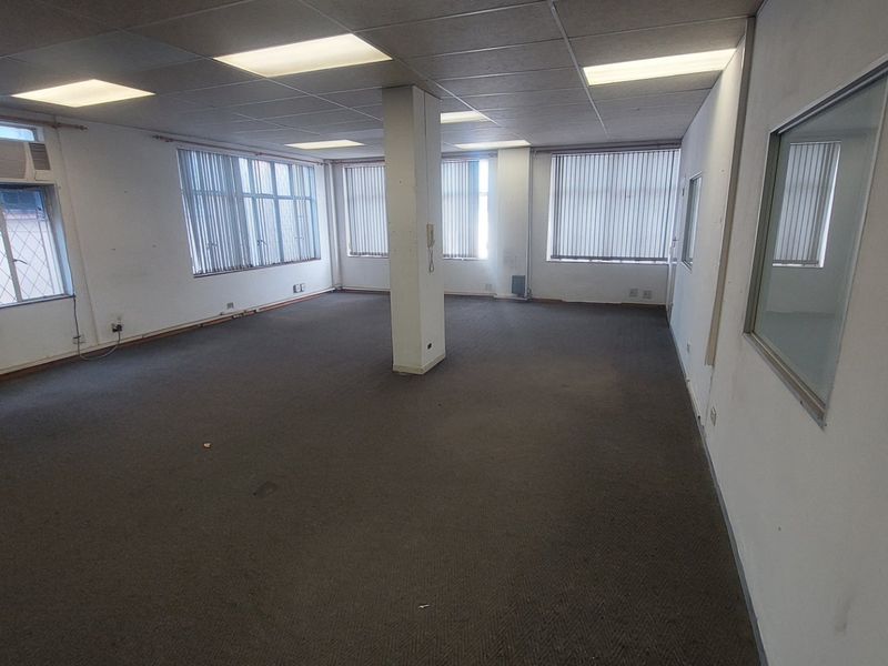 Office space for rent in Stamfordhill - Photo 2