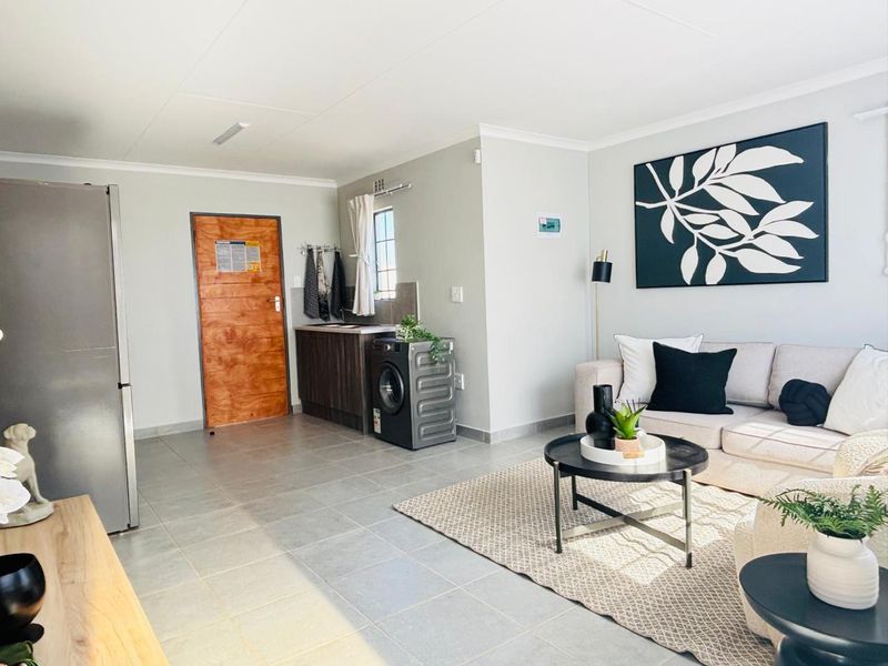 Stunning 2 bedroom house for sale in Sky City , located in the South of Alberton.  - Photo 3