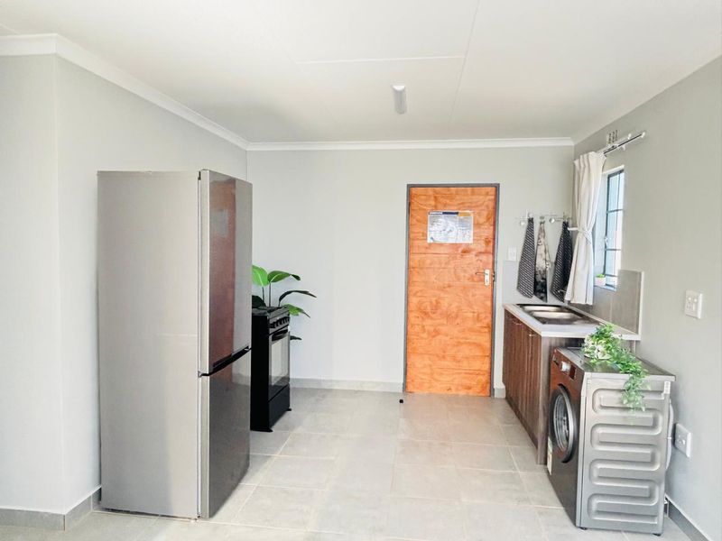 Stunning 2 bedroom house for sale in Sky City , located in the South of Alberton.  - Photo 2
