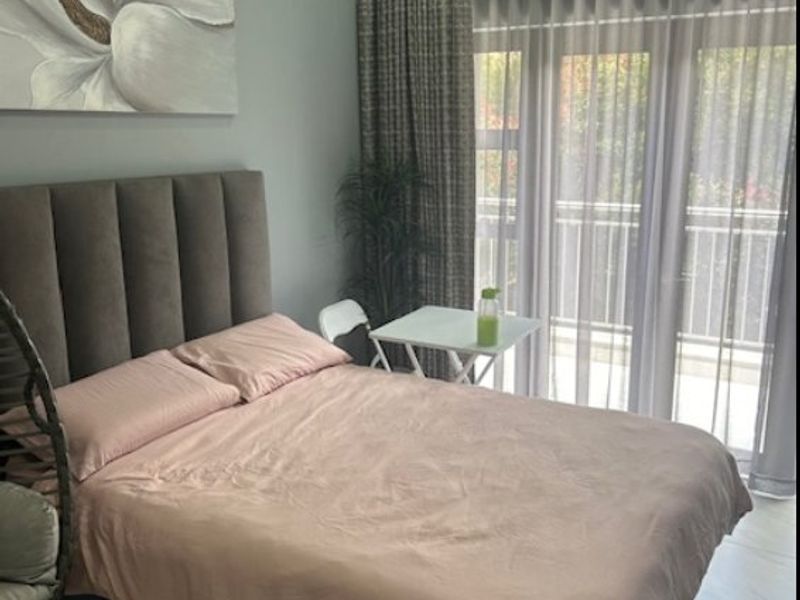 Spacious 5-Bedroom Family Home with Solar Power in Secure Estate - Photo 10