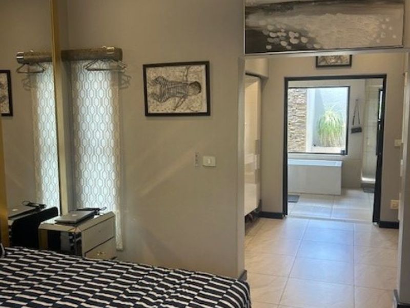 Spacious 5-Bedroom Family Home with Solar Power in Secure Estate - Photo 7