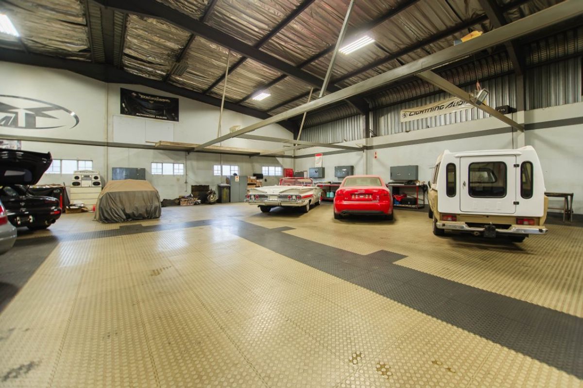 Prime Freehold Commercial Property with Business Rights - Photo 5