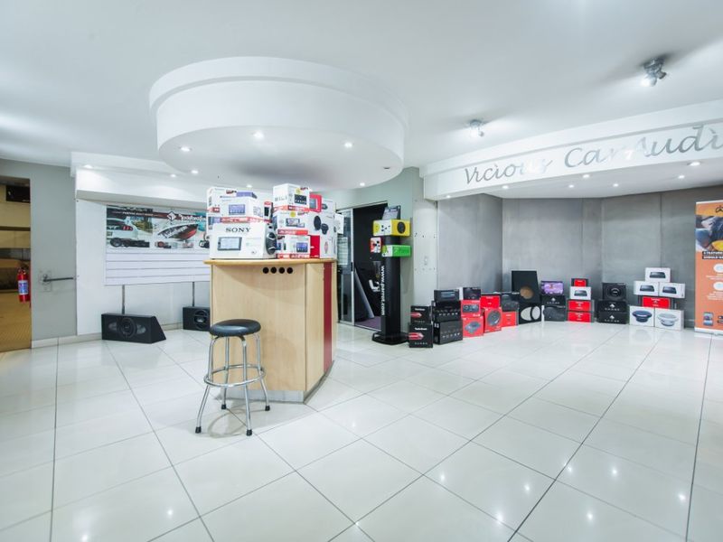 Prime Freehold Commercial Property with Business Rights - Photo 9