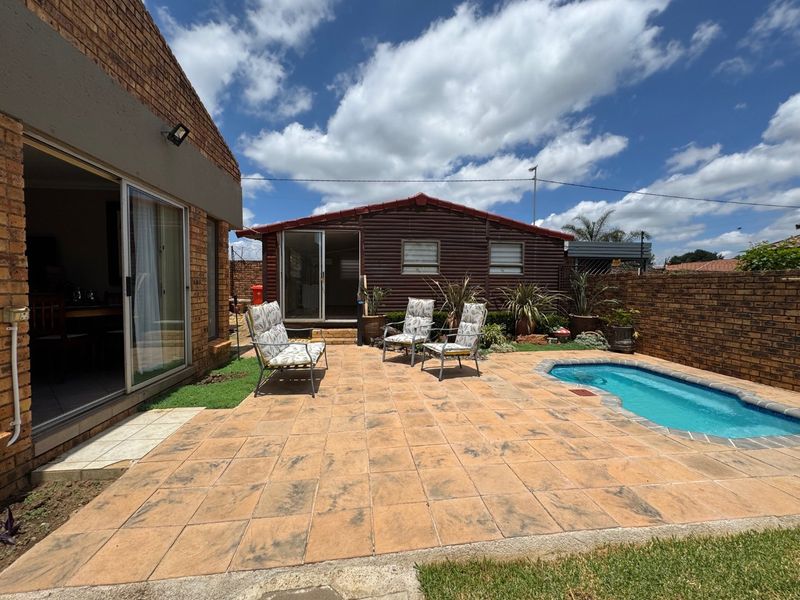 Charming Family Home with Granny Flat and Pool - Photo 2