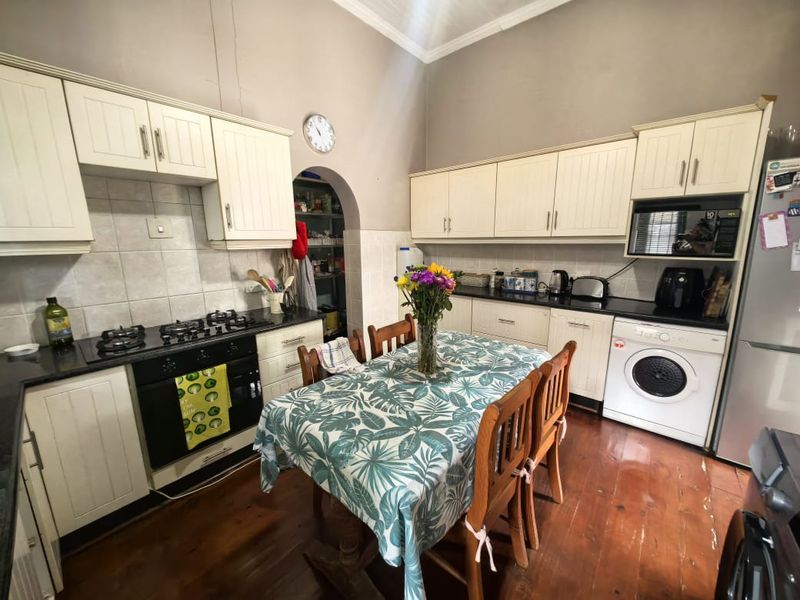 2.5 Bedrooms, 2 Bathrooms Apartment For Sale In Morningside, Durban - Photo 3