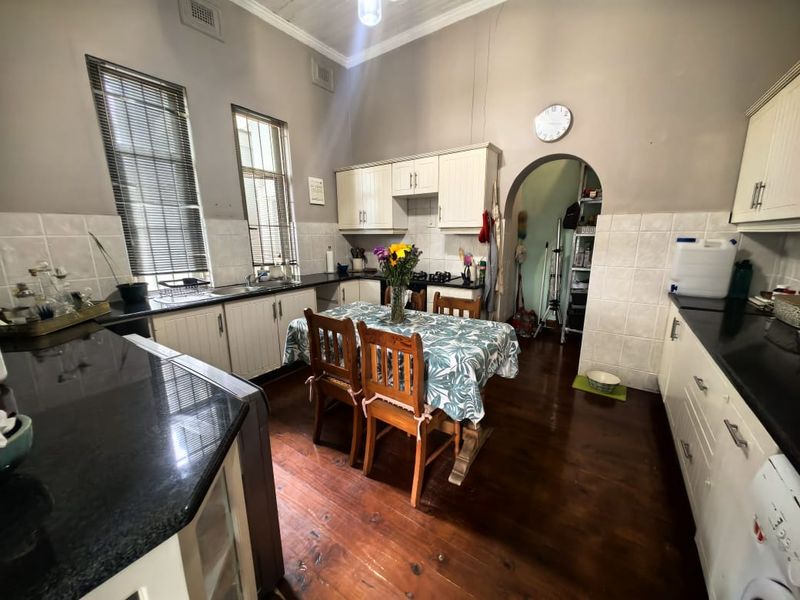 2.5 Bedrooms, 2 Bathrooms Apartment For Sale In Morningside, Durban - Photo 4
