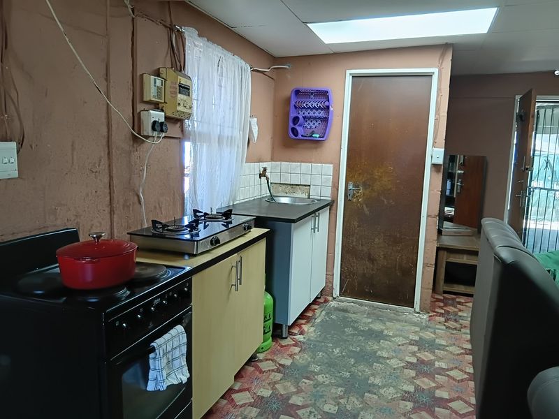 2 Bedroom house for sale in Macassar Village - Photo 4