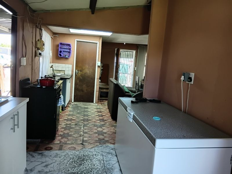 2 Bedroom house for sale in Macassar Village - Photo 6