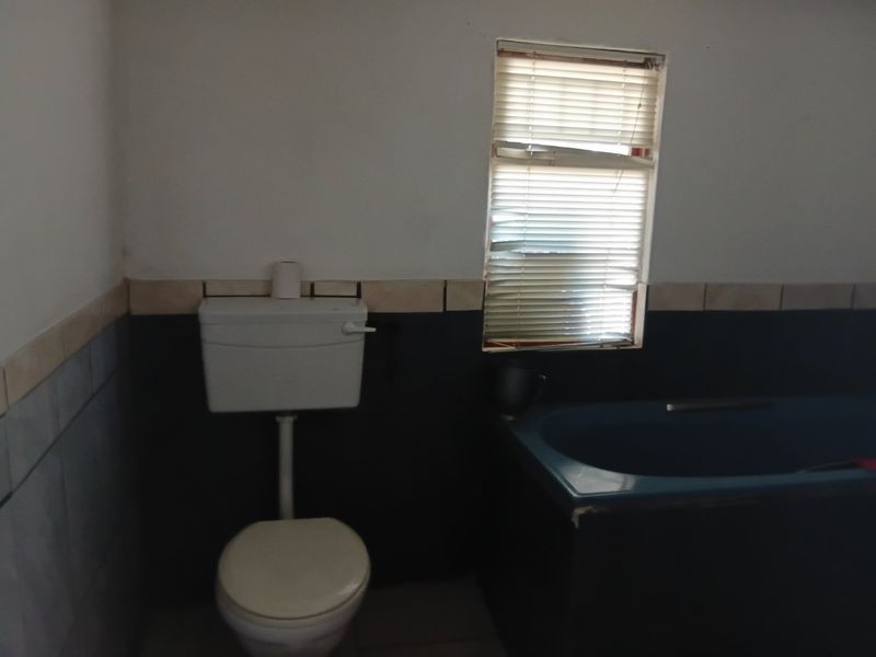 2 Bedroom house for sale in Macassar Village - Photo 10