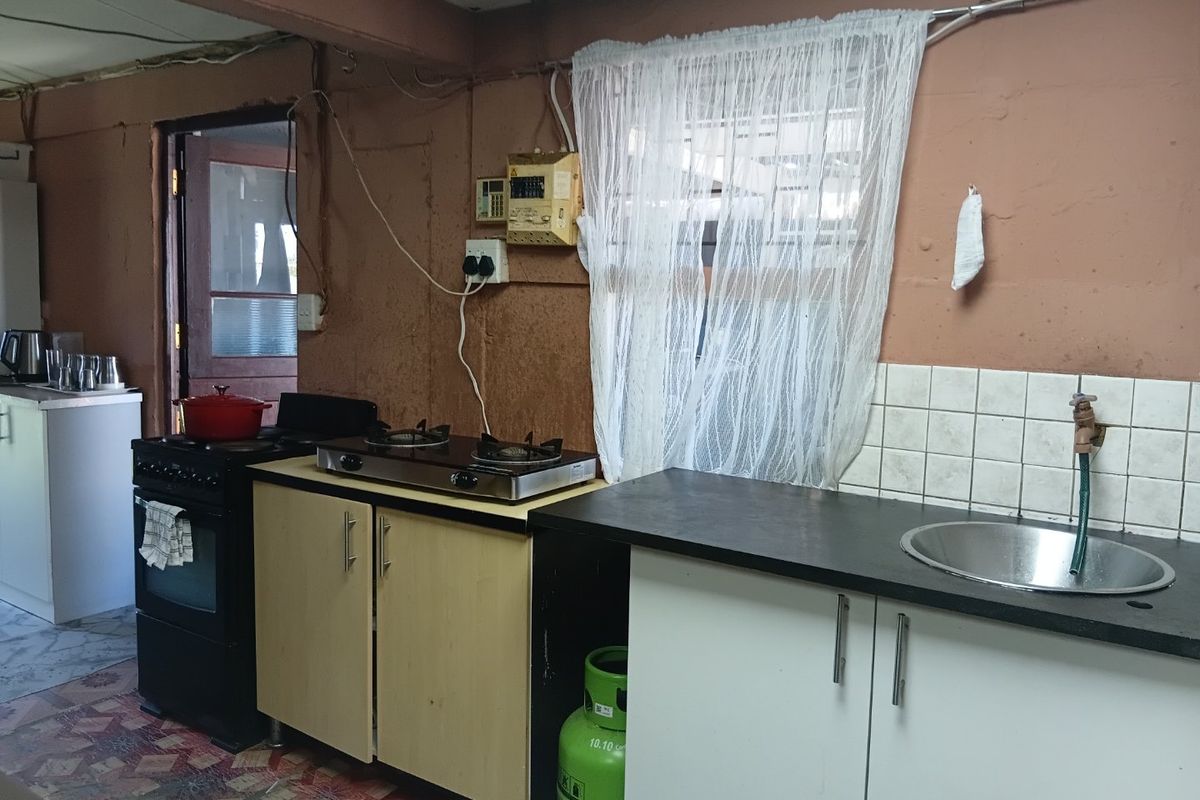 2 Bedroom house for sale in Macassar Village - Photo 3