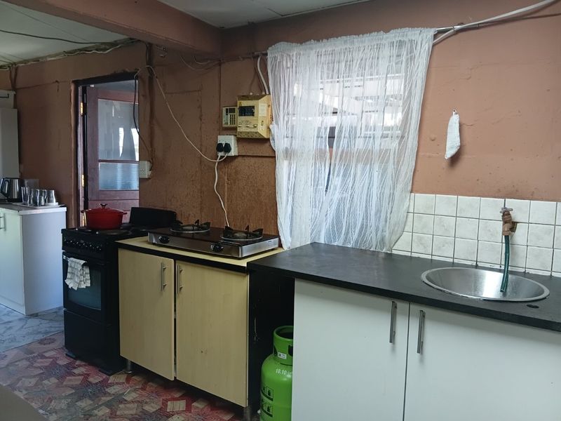 2 Bedroom house for sale in Macassar Village - Photo 3