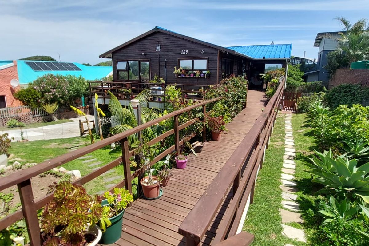 Charming Log Cabin Home for Sale in Paradise Beach - Photo 4