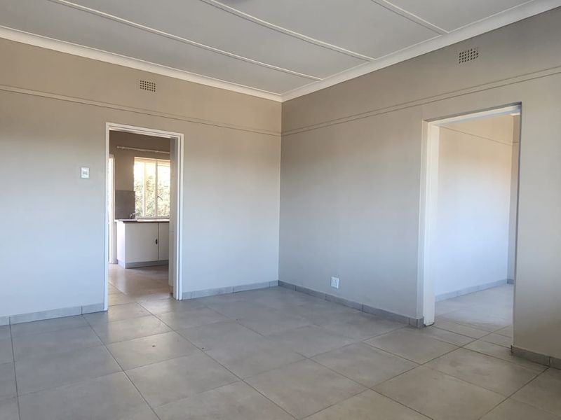 Lovely Upgraded 3-Bedroom Flatlet in Prime Location - Photo 9