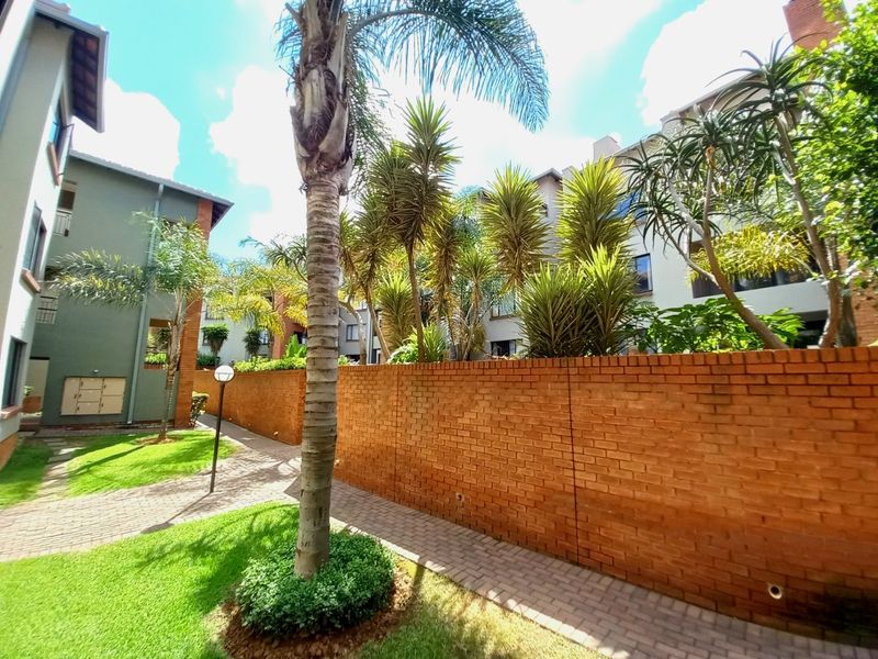 Immaculate Modern 3-Bedroom Loft Apartment Offering Space, Style, and Secure Estate Living - Photo 6