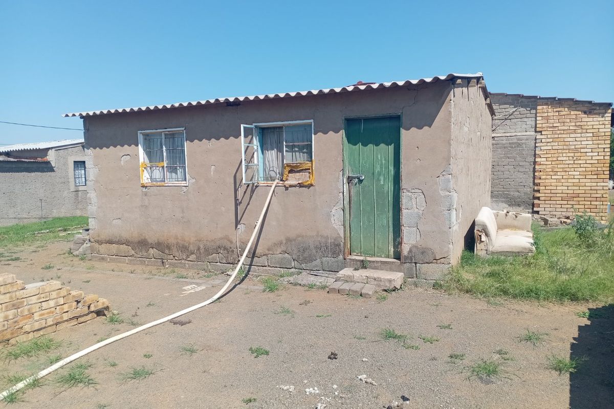 E section Botshabelo House For sale - Photo 3