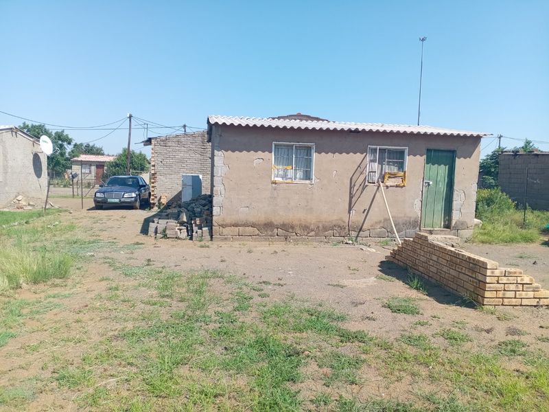 E section Botshabelo House For sale - Photo 4