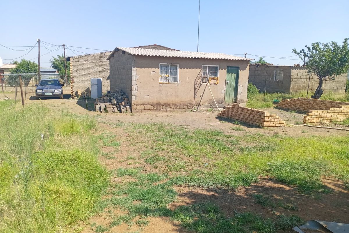E section Botshabelo House For sale - Photo 5