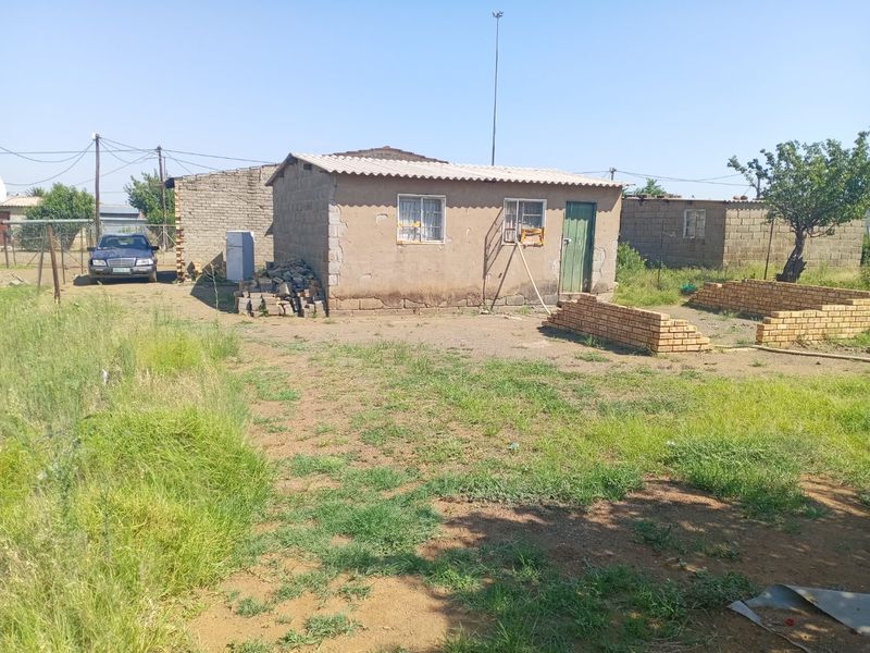 E section Botshabelo House For sale - Photo 5
