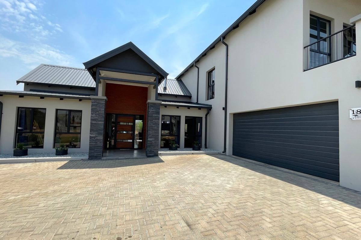 Modern 5 bedroom house for sale in La Camargue - Photo 2