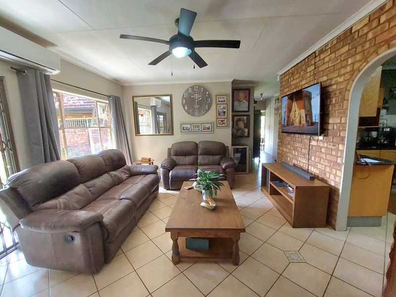 Prime Residential & Business Opportunity – Brits Central - Photo 6