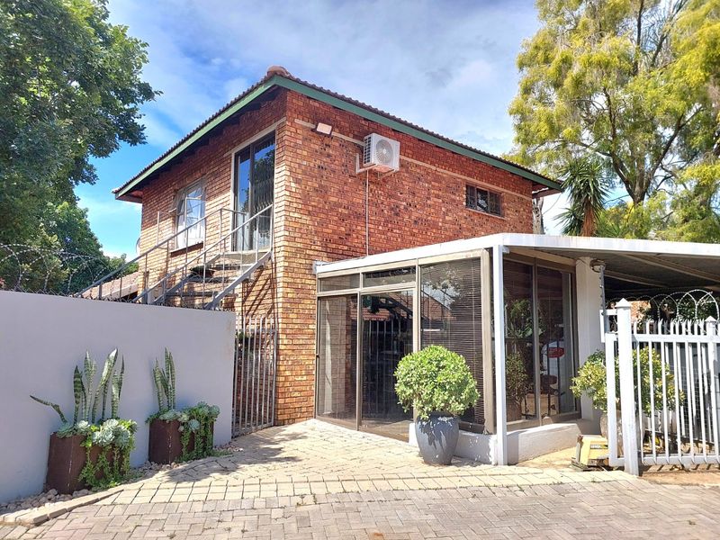 Prime Residential & Business Opportunity – Brits Central - Photo 2