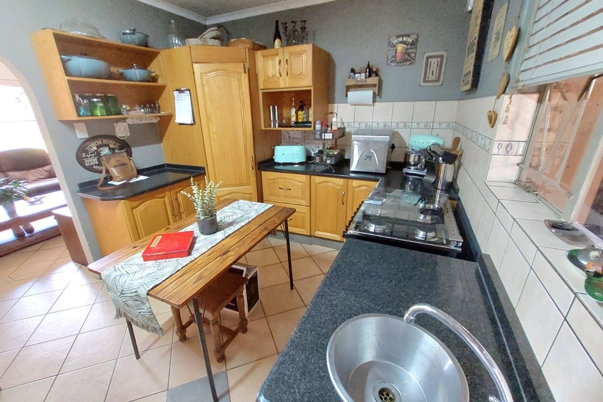 Prime Residential & Business Opportunity – Brits Central - Photo 4