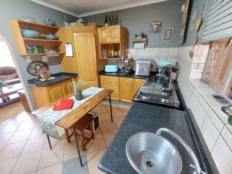 Prime Residential & Business Opportunity – Brits Central - Photo 4