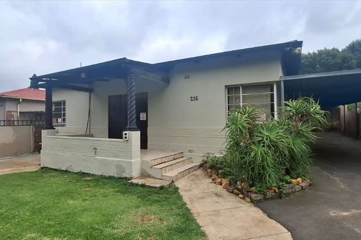 Versatile Family Home with Outside Accommodation - Photo 3