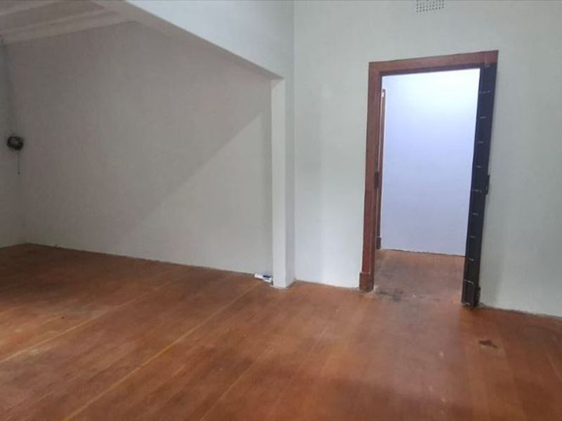 Versatile Family Home with Outside Accommodation - Photo 2