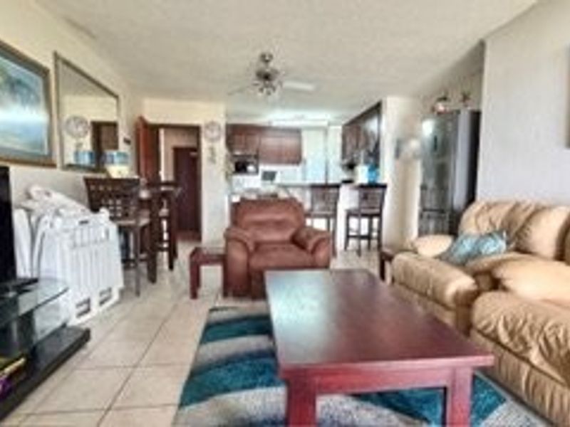 Beautiful Seafront Apartment with Incredible Ocean Views - Photo 7