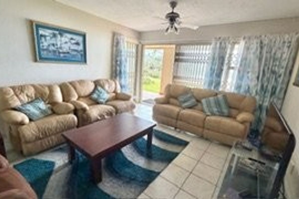 Beautiful Seafront Apartment with Incredible Ocean Views - Photo 5