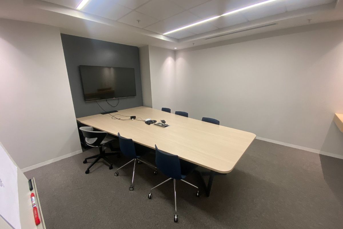 2004 A Grade Commercial Space to Let  - Photo 3