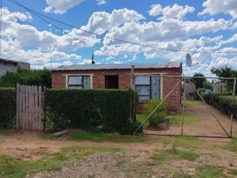 RDP house with big yard for sale in Phase 3, Mangaung - Photo 2