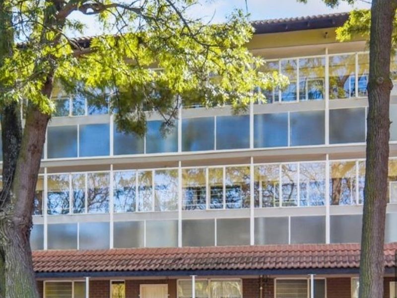 2 Bedroom Apartment in Sandton - Photo 1