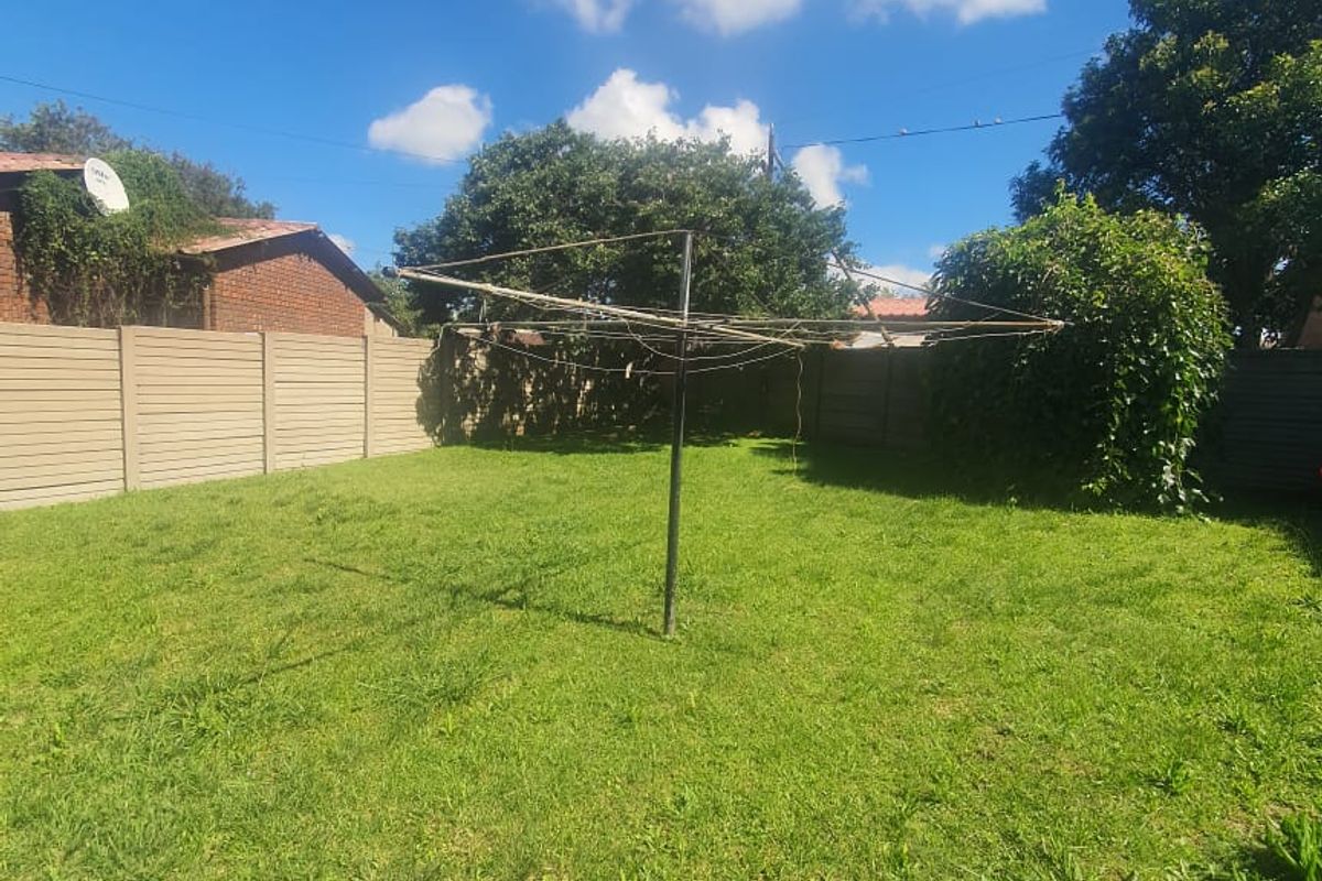 Charming 2-Bedroom Home for Sale – Comfort, Convenience & Value - Photo 5