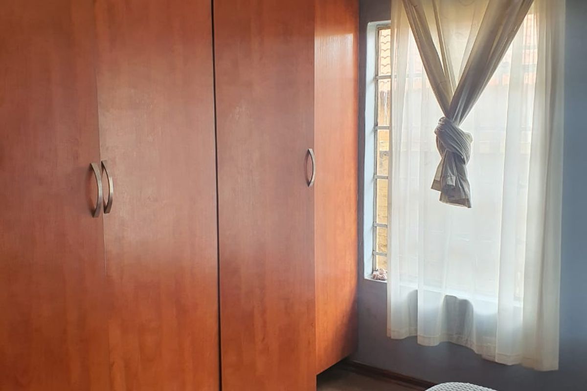 Lovely 2-Bedroom Home for Sale – Comfortable & Entertainer-Friendly - Photo 4