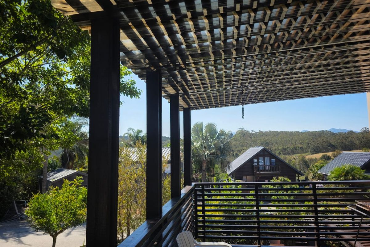 ONE PROPERTY, TWO LIFESTYLES - A CARED FOR HEROLDS BAY CLASSIC WITH INCOME POTENTIAL FOR SALE - Photo 3