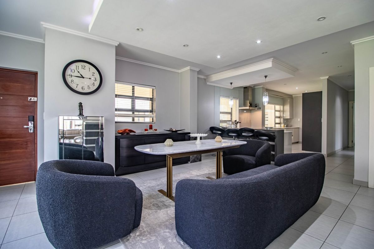 Luxury 3 En-Suite Bedroom Ground Floor Living with Private Garden For Sale - Photo 4