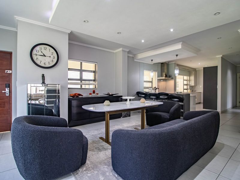 Luxury 3 En-Suite Bedroom Ground Floor Living with Private Garden For Sale - Photo 4