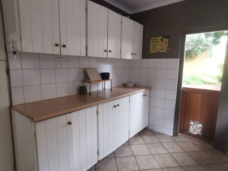 2 Bedroom 1 Bathroom House For Sale - Photo 6